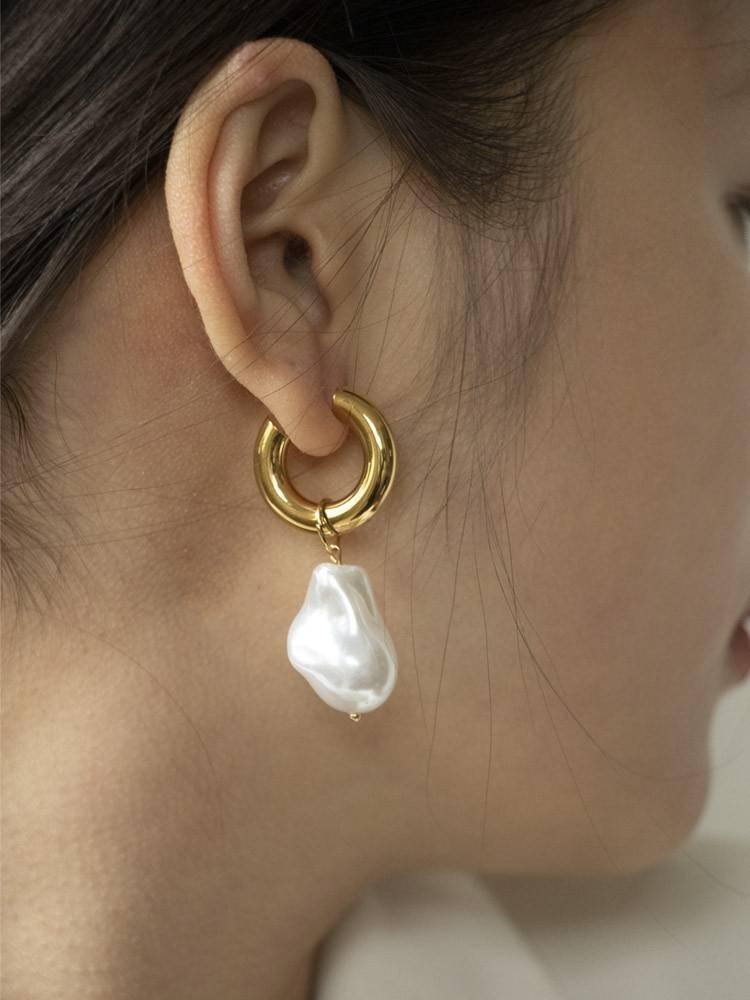 Circle Earrings New Vintage High Imitation Baroque Pearl Earrings Gold Circle Earclip Women Jewelry Golden Punk Round A14257