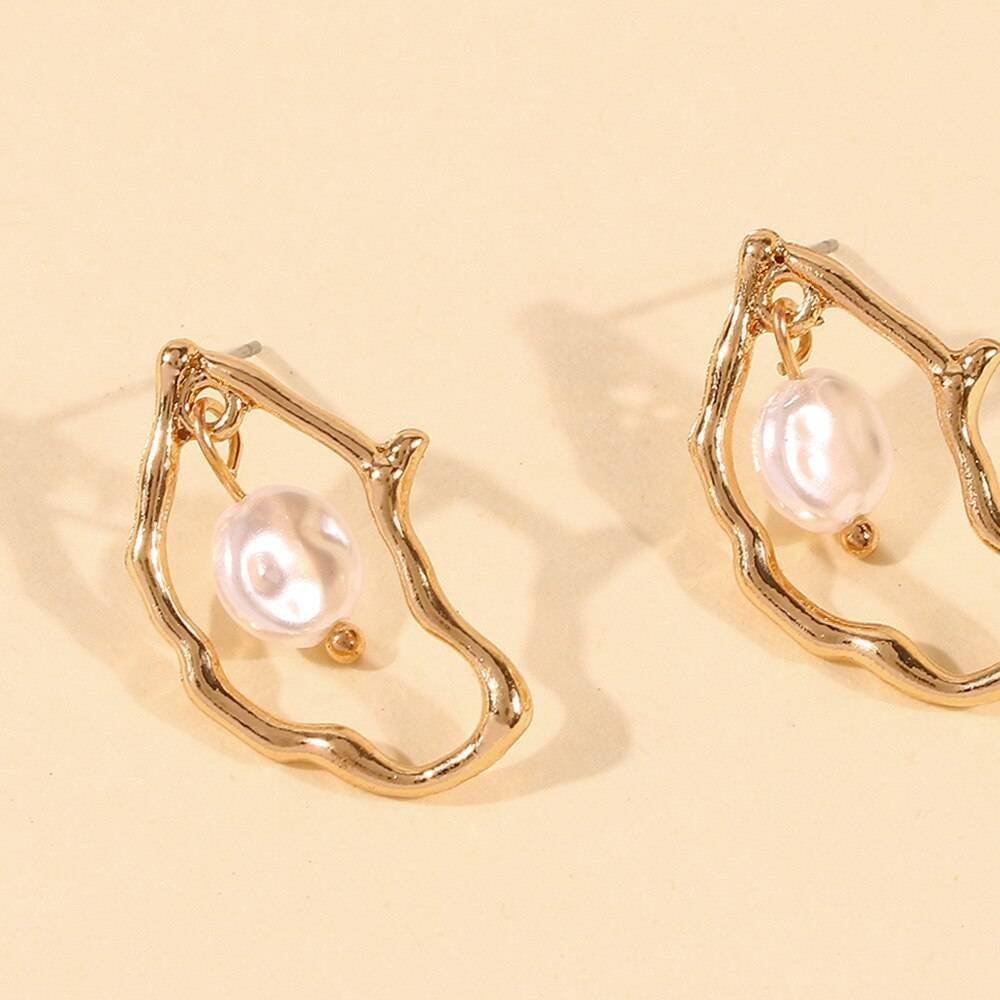 KMVEXO Gold Metal Geometric Baroque Irregular Imitation Pearl Earrings for Women 2020 Fashion Wedding Party Jewelry Pendientes KMVEXO Gold Metal Geometric Baroque Irregular Imitation Pearl Earrings for Women 2020 Fashion Wedding Party Jewelry Pendientes