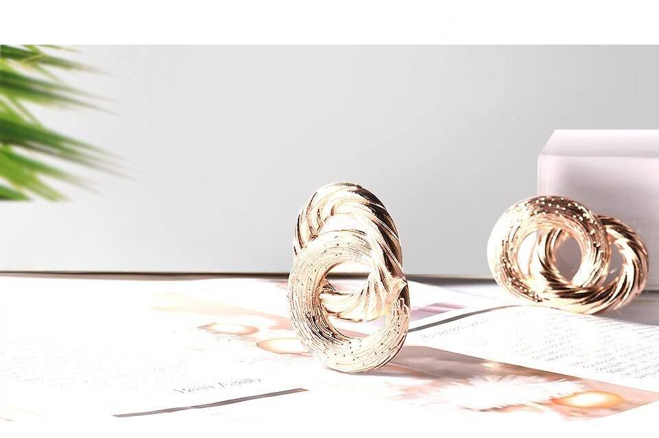 VCORM Vintage Fashion Gold Big Pendant Earrings for Women Geometry Crossed Metal Loops Drop Earrings Statement Women Jewelry