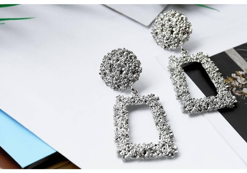 VCORM Vintage Fashion Gold Big Pendant Earrings for Women Geometry Crossed Metal Loops Drop Earrings Statement Women Jewelry