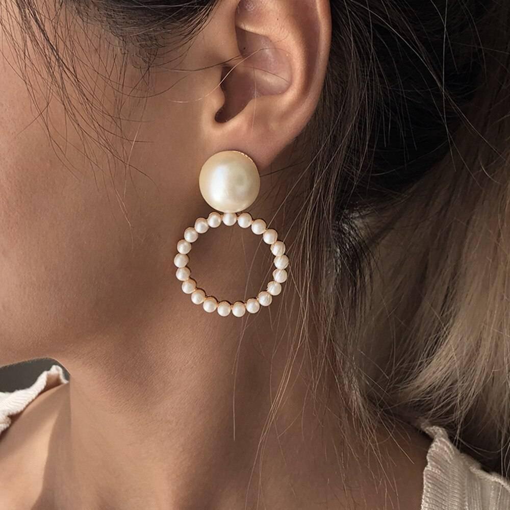Women Elegant White/Black Simulated Pearls Statement Earrings Big Small Circle Round Metal Gold Hoop Earrings Nightclub Jewelry